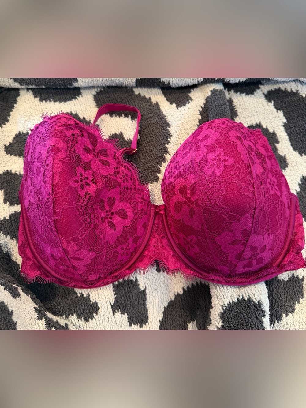 Victoria's Secret Magenta Lace Push-Up Bra